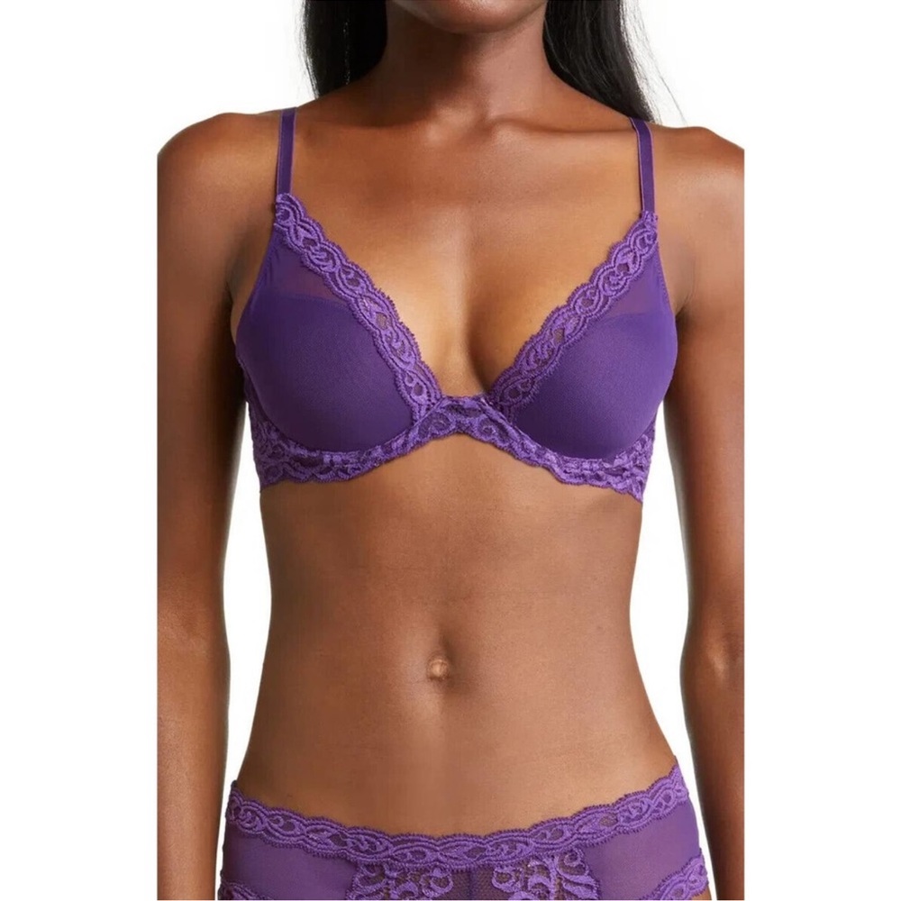 Natori Feathers Contour Plunge Bra!